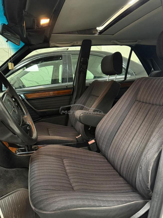 MERCEDES BENZ W124 200D 