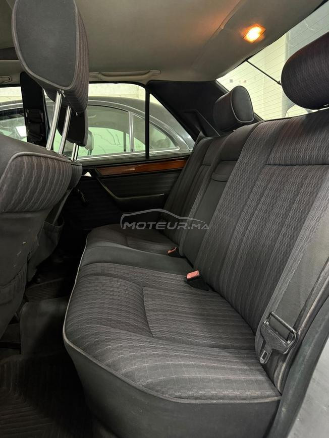 MERCEDES BENZ W124 200D 