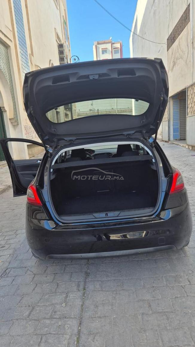  Peugeot 308 modèle 2020 en excellent état 