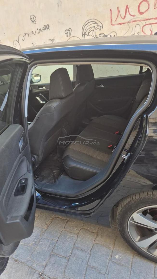  Peugeot 308 modèle 2020 en excellent état 