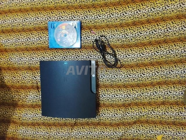 PS3 flashé avec 7 jeux et un CD de jeu (sans manette)