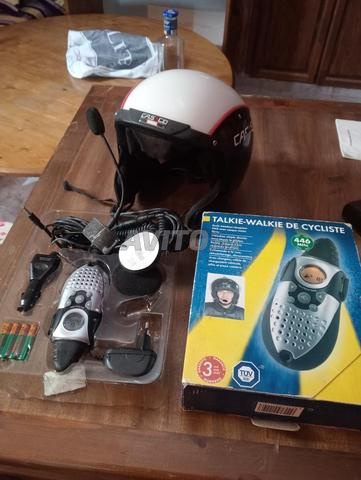 Casque moto original avec système transmission