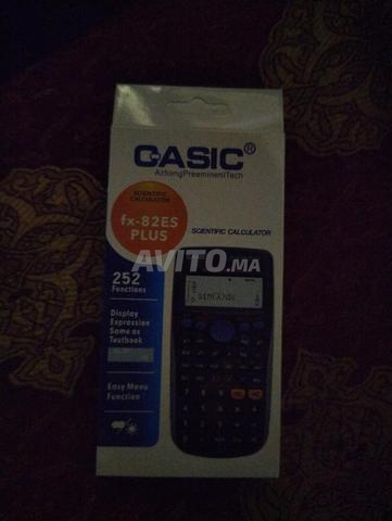 Calculatrice scientifique Casio fx-82ES PLUS à vendre