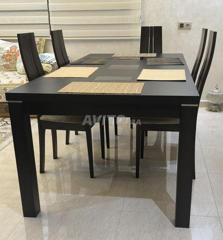 Table à manger avec 6 chaises