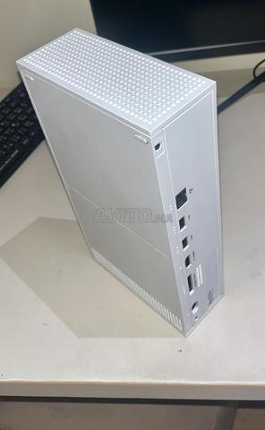 Xbox Series S et 2 manettes (bon état esthétique) - 2