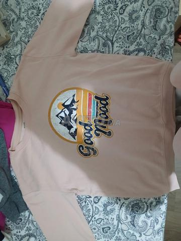Veste grise Decathlon et chemise rose Kiabi - 2