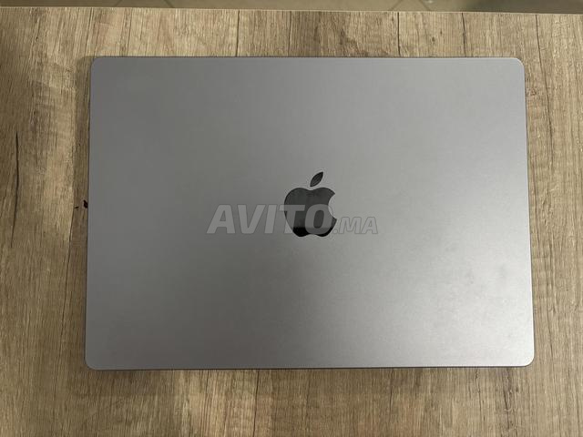 MacBook Pro M2 2023 16Go RAM 512Go SSD