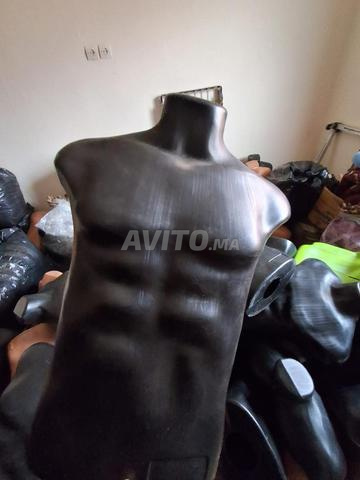 Bustes mannequins homme – noir et marron