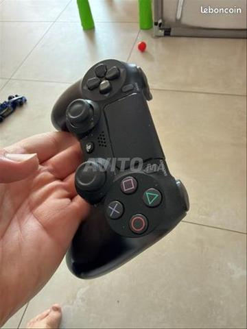 يد تحكم PS4 أصلية بحالة ممتازة - 2