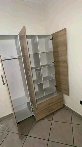 Placard à vêtements 3 portes, livraison à domicile - 2