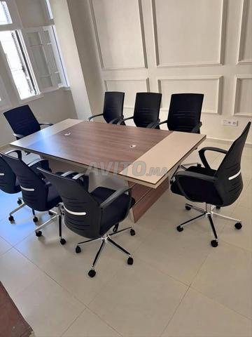 Grande table de réunion pour salle de conférence - 2