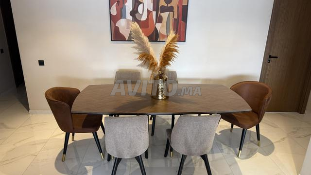 Table à manger avec buffet