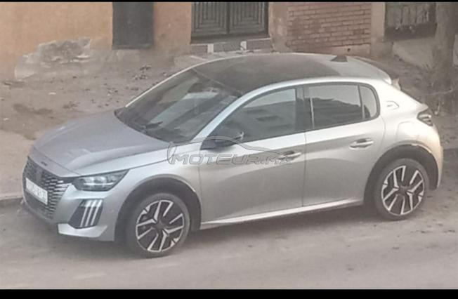 Peugeot 208 très bon état tout options 
