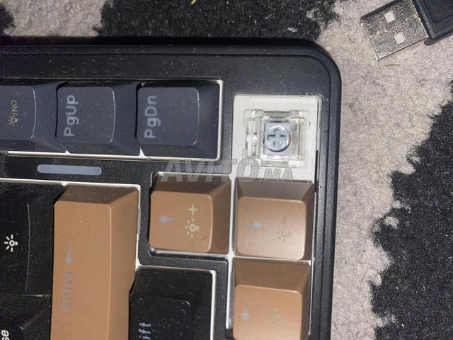 لوحة مفاتيح ميكانيكية بمفاتيح فضية جديدة - 2