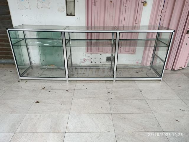 Vitrine en aluminium et verre à vendre - 2