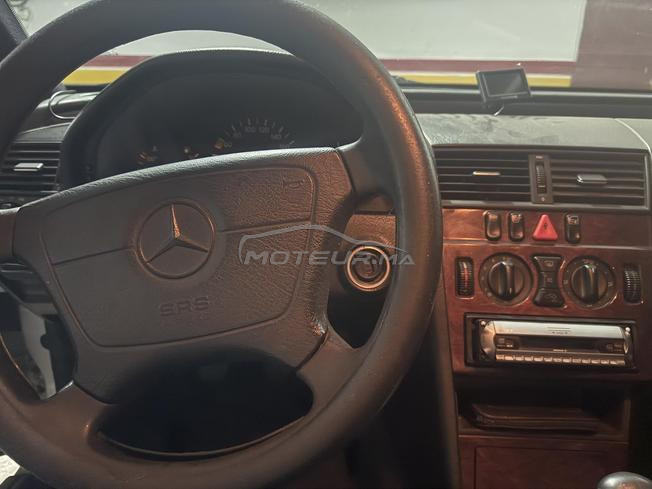 Mercedes à vendre très bon état 