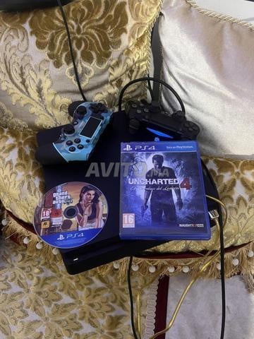 PS4 Slim en ligne, propre