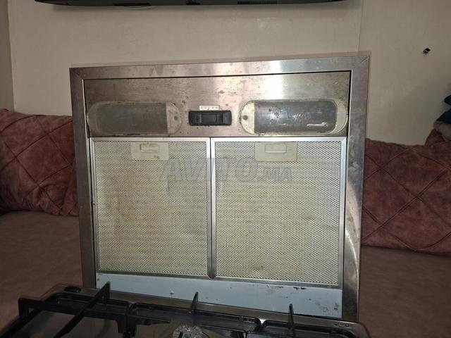 Table de cuisson à gaz Forno Castelli et hotte de cuisine en bon état - 2