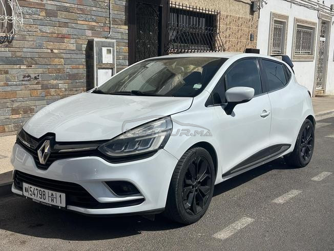 RENAULT CLIO 4 – 2017 – AUTOMATIQUE – FULL OPTION