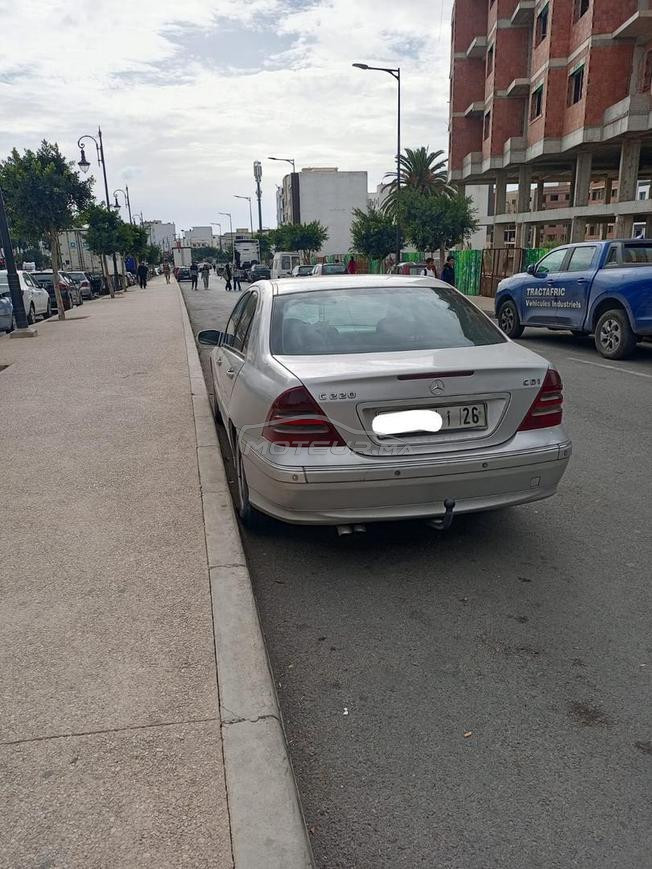 Mercedes 220 