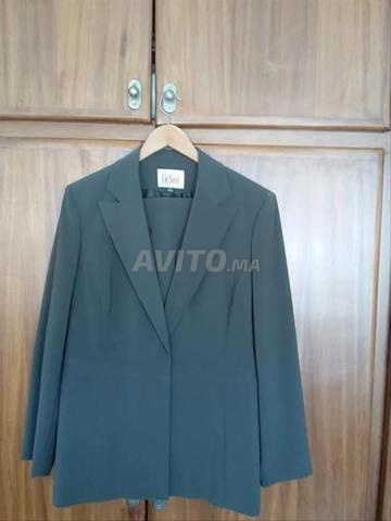Costume authentique de marque pour femmes