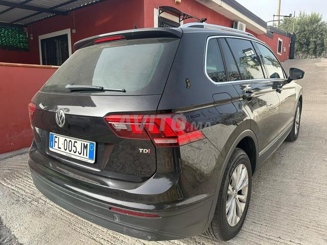 Volkswagen Tiguan - 2