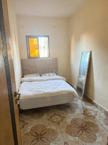 Chambre à coucher complète lit 140x190 avec miroir long