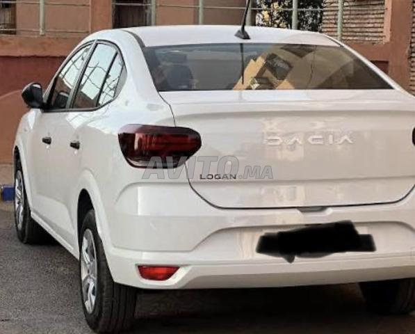 Dacia Logan Essence Manuelle 2024 à Deroua - 2
