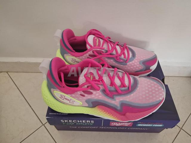 Baskets Under Armour rose et jaune fluo 43 neuves - 2
