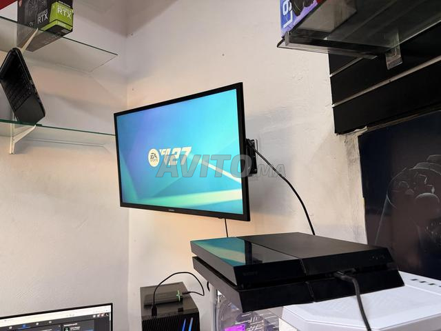 PlayStation 4 / PS4 fat modifiée avec des jeux - 2