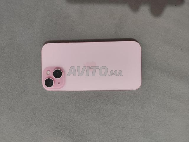 iPhone 15 rose