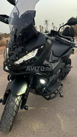 Xadv 750 أسود 2024