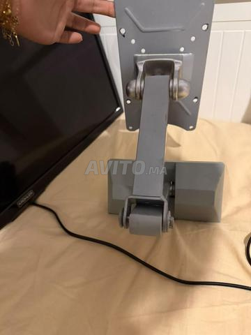Télévision 32 pouces 60hz avec support - 2
