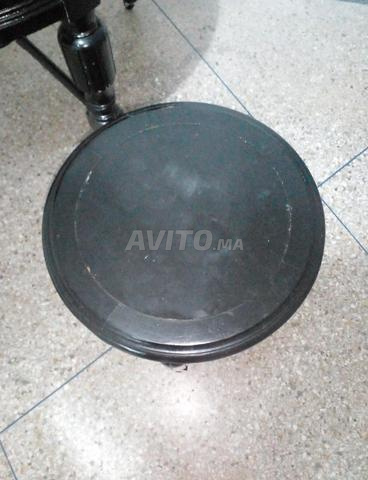 طاولة خشب جودة جيدة بـ 2 طاولاتها الصغيرة. - 2