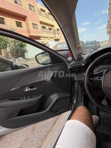 Peugeot 208 Diesel Manuelle 2024 à Dakhla - 2