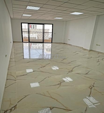 مكتب جديد للإيجار في حمريا بالطابق الأول - 2