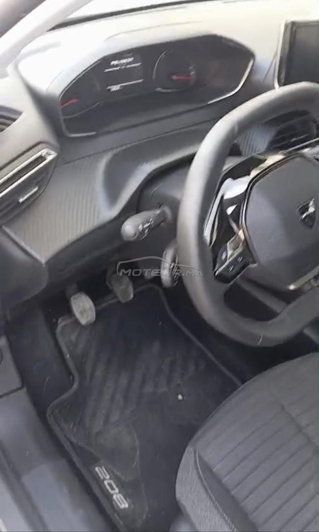 peugeot 208 essence 