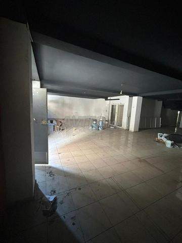 Garage avec 4 portes