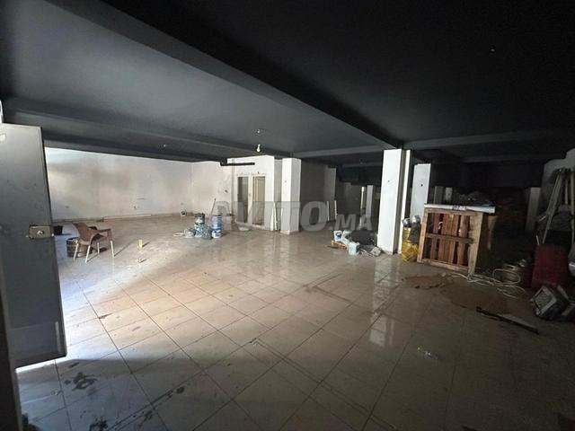 Garage avec 4 portes - 2
