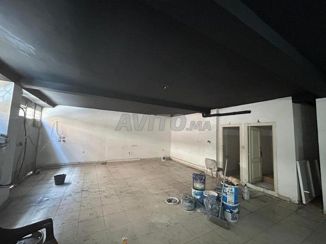 Garage avec 4 portes