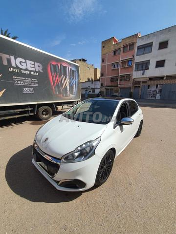 Peugeot white edition 208 - 2