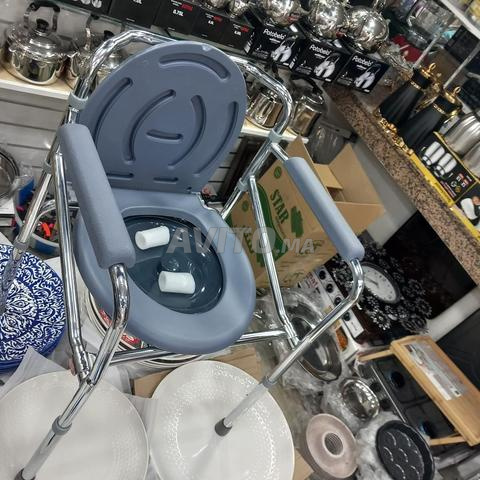 Chaise de toilette médicale neuve à vendre. - 2
