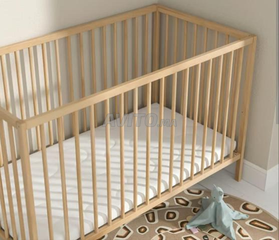 Lit bébé avec matelas - 2