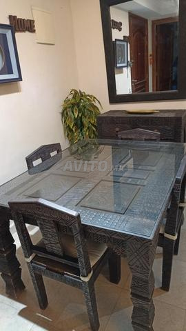Table à manger en bois avec 4 chaises - 2