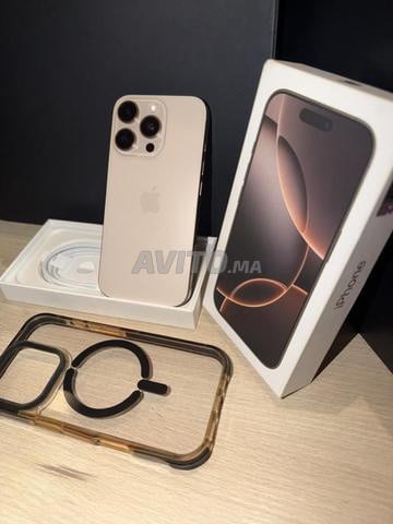 iPhone 16 Pro 512 Go Titane Sable, état impeccable