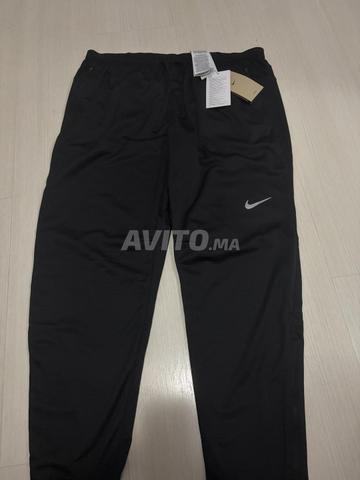 Bas Nike Stride épais L (prix négociable)