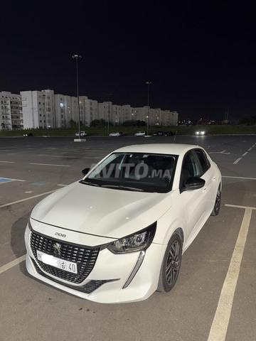 Peugeot 208 Diesel Manuelle 2023 à Tanger - 2