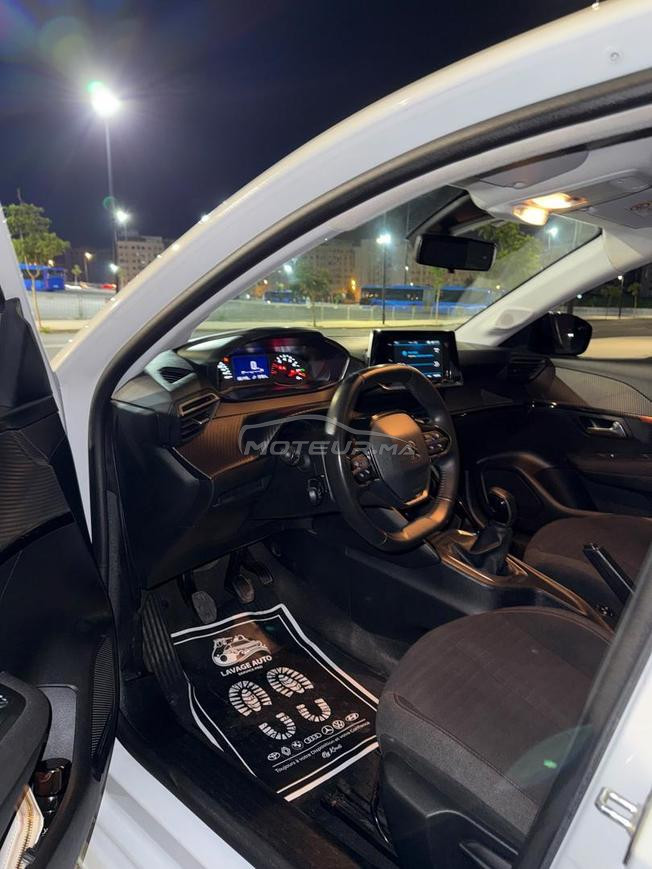 Peugeot 208 Diesel Manuelle 2023 à Tanger