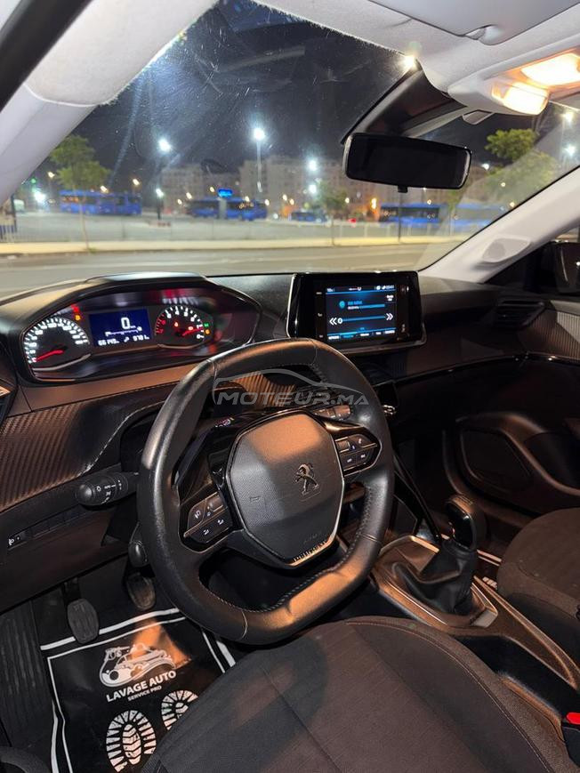 Peugeot 208 Diesel Manuelle 2023 à Tanger