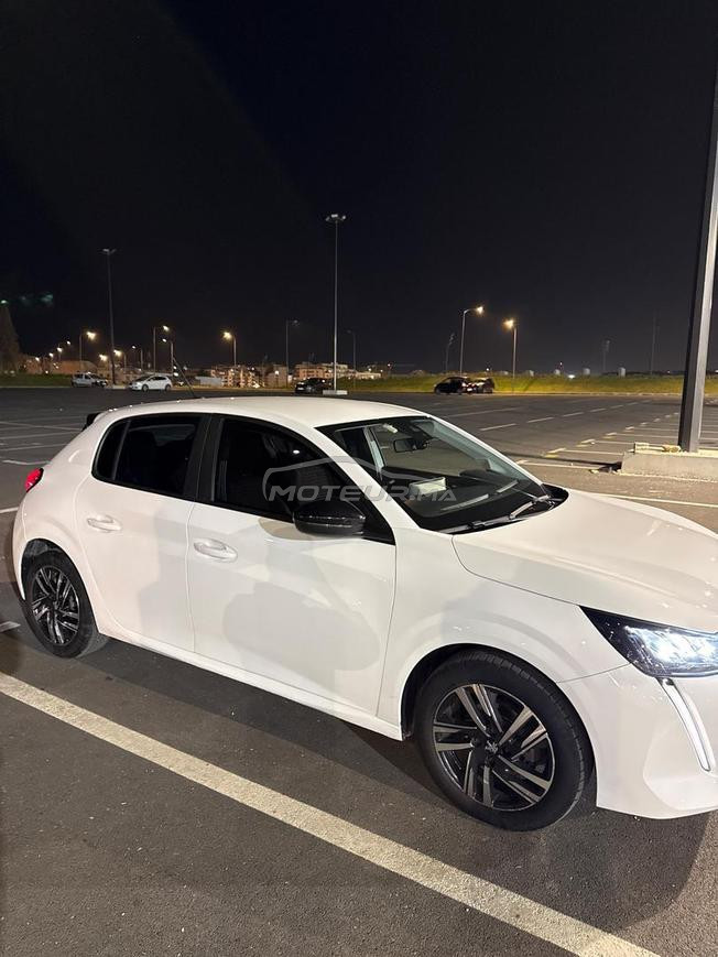 Peugeot 208 Diesel Manuelle 2023 à Tanger
